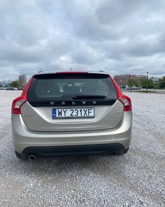 Volvo V60 cena 31000 przebieg: 251000, rok produkcji 2010 z Warszawa małe 191